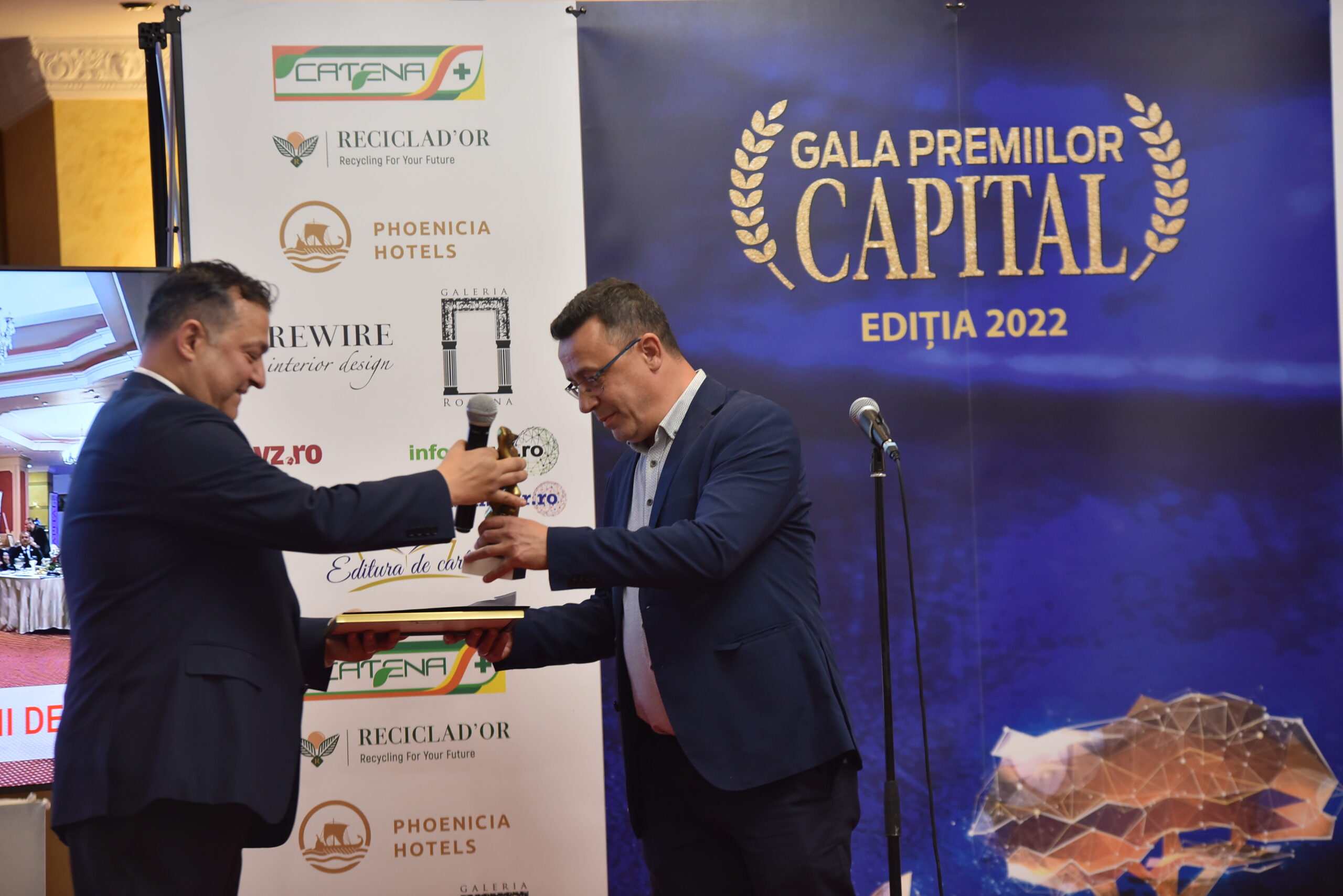 Victor Ciutacu primește premiul „Cel mai urmărit talk show de televiziune din România”