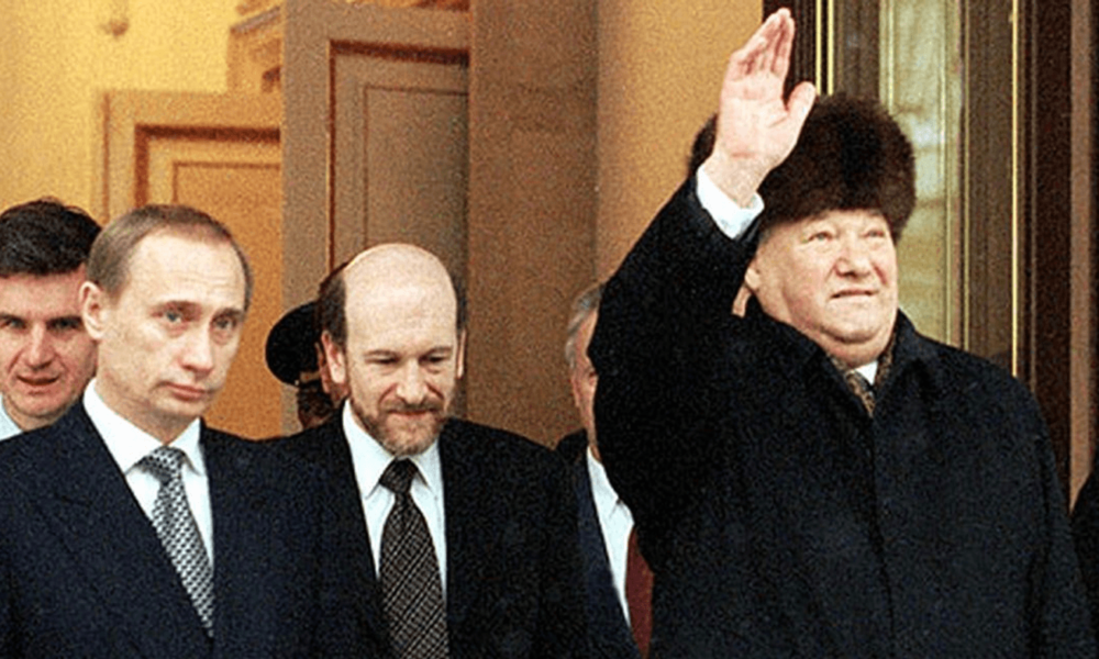 31 decembrie 1999: Președintele Federației Ruse, Boris Elțin, a demisionat și l-a numit pe Vladimir Putin ca președinte interimar