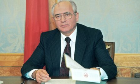 Gorbaciov newstrategycenter.ro