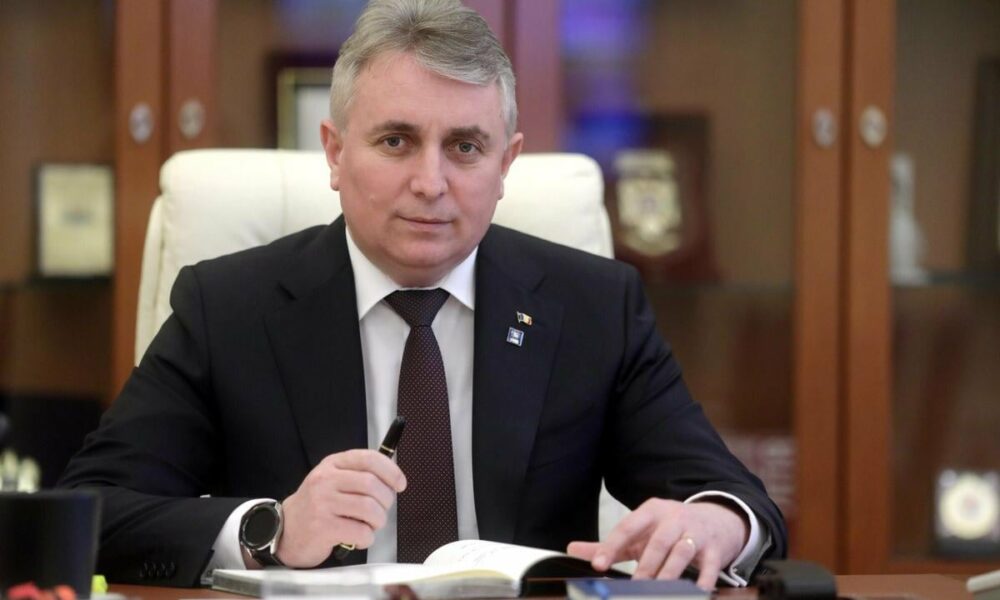 Acuza de plagiat adusă ministrului de Interne stârnește reacții în PNL. Nicolae Ciucă se întâlnește cu Lucian Bode