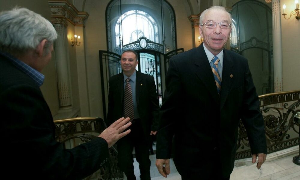 Retrospectivă! Anul 1993: Guvernul Văcăroiu introduce Taxa pe Valoarea Adăugată