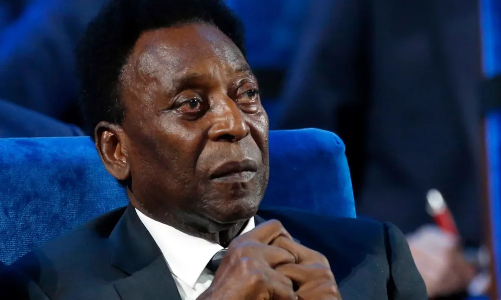A murit Pelé!