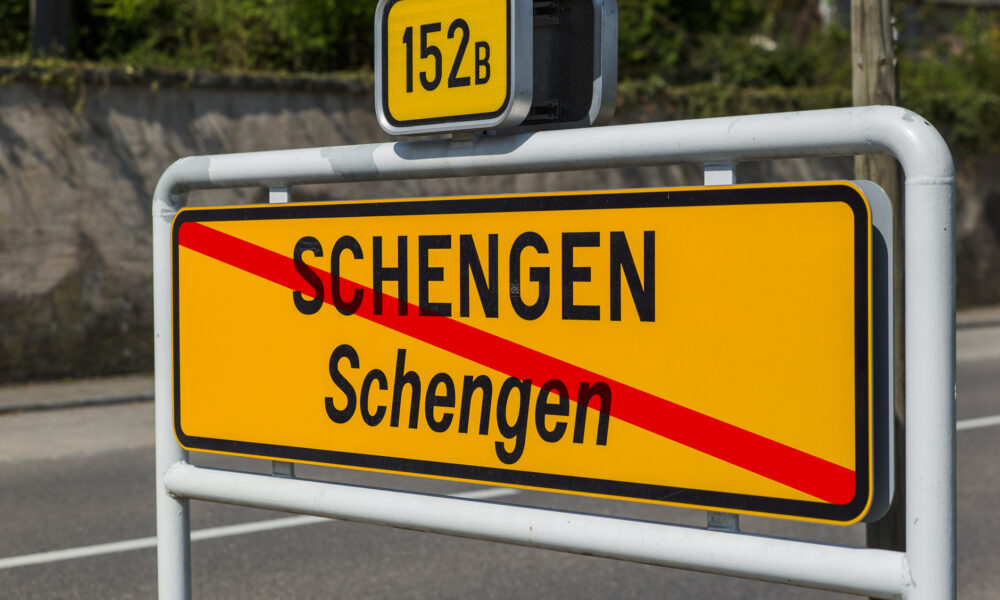 DIE WELT: Spaţiul Schengen are cu totul alte probleme decât România şi Bulgaria