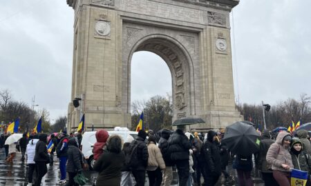 Piața Arcului de Triumf, după defilare (sursă foto: arhivă personală / Adrian Lambru)