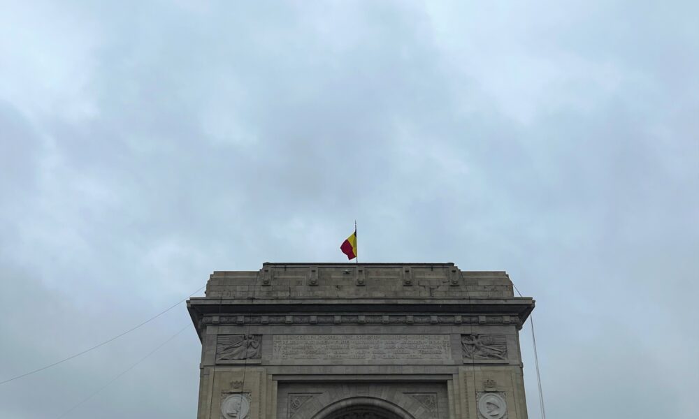 REPORTAJ – Parada de 1 Decembrie! Între „La mulți ani, România!” și „Jos Iohannis”