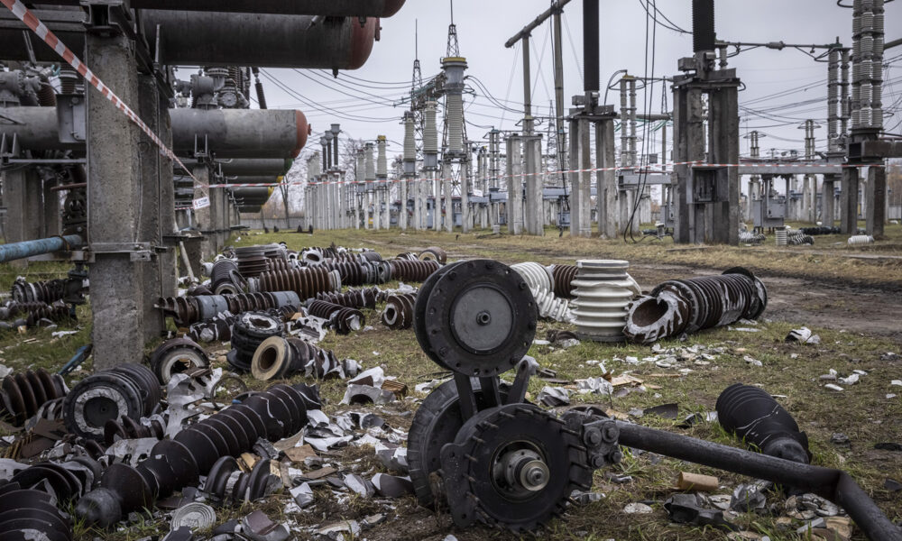 Ucraina își reface infrastructura energetică! Ukrenergo împrumută 400 de milioane de euro pentru reparațiile urgente