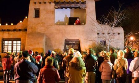 Tradiție mexicană de Crăciun, Pastaroles - piesa de teatru este urmărită de localnici, sursă foto Holidappy
