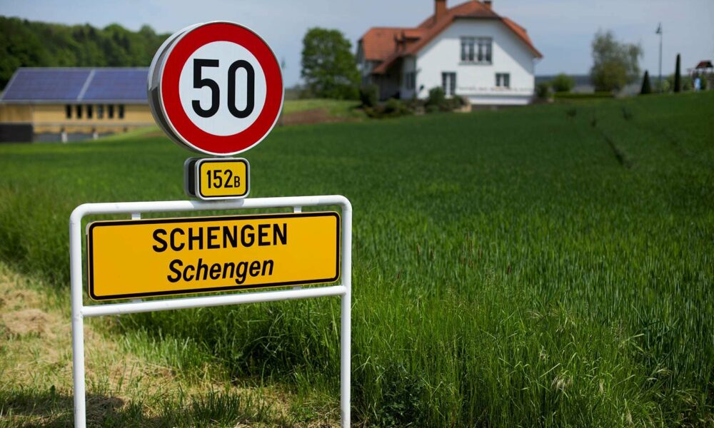 Una caldă, una rece! România primește „Da-ul” Olandei și „Nu-ul” Austriei în privința aderării la Schengen