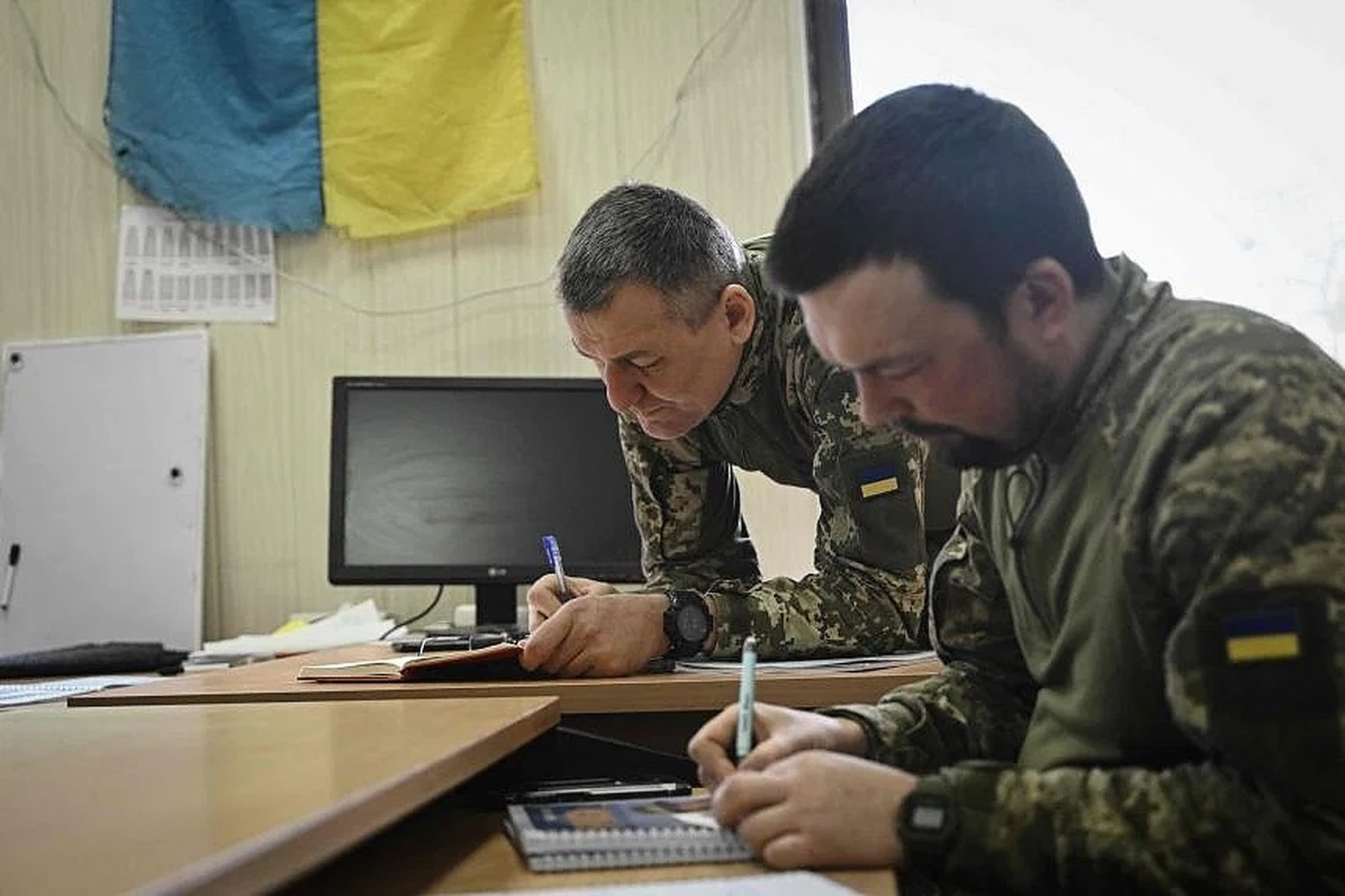Soldații ucraineni ,,se înarmează cu limba engleză”! Armata de la Kiev, progrese fantastice