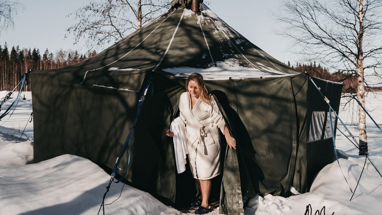 Saună finlandeză tradițională în cort, sursă foto Visit Jyvaskyla