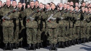 Varșovia, pregătită pentru orice! Peste 200 de mii de polonezi vor fi chemați la exerciții militare anul viitor