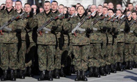 Varșovia, pregătită pentru orice! Peste 200 de mii de polonezi vor fi chemați la exerciții militare anul viitor