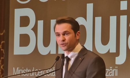 Sebastian Burduja, ministrul Cercetării, Inovării și Digitalizării a decis organizarea galei în urma unei discuții cu premierul Ciucă