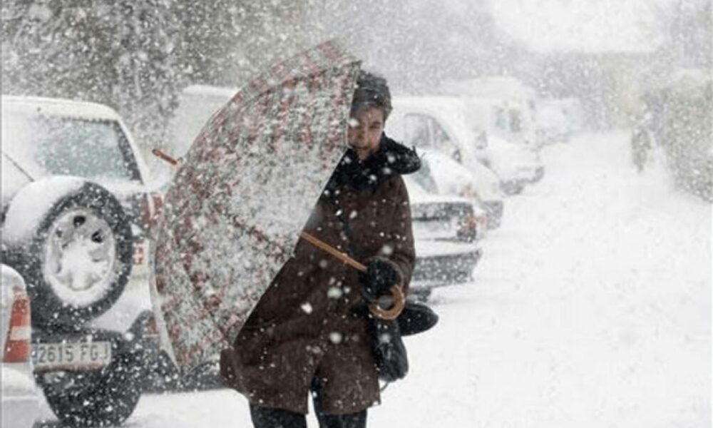 Românii au parte de zăpadă. Meteorologii anunță ninsori vineri, 22 noiembrie