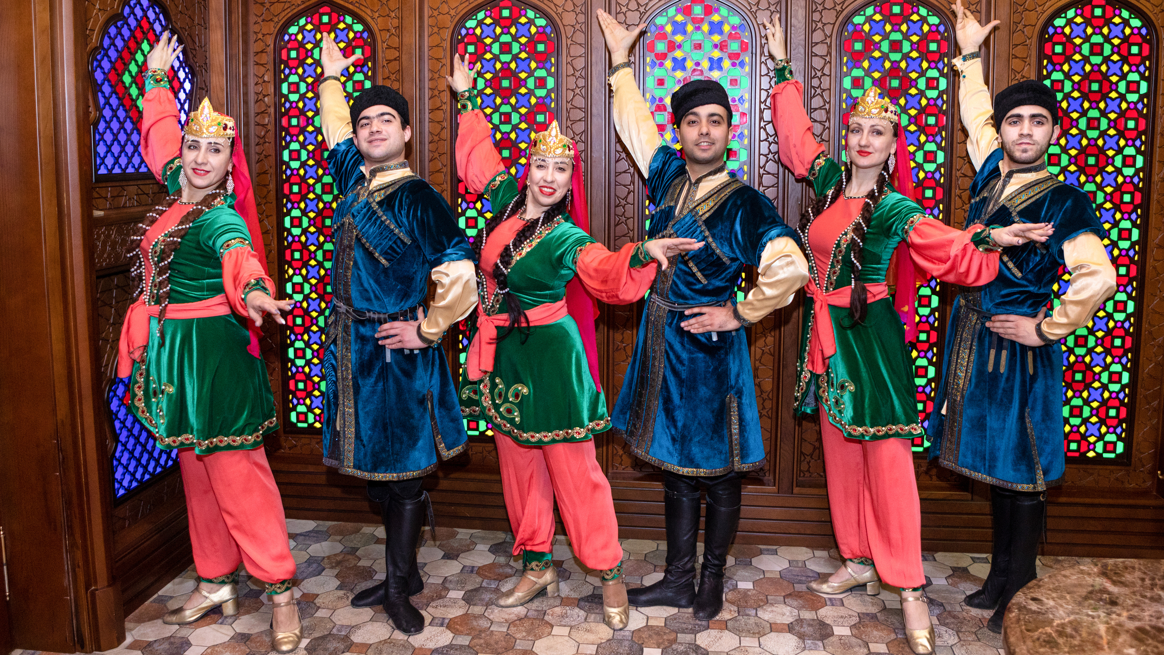 Poporul azer face parte din familia națiunilor turcice