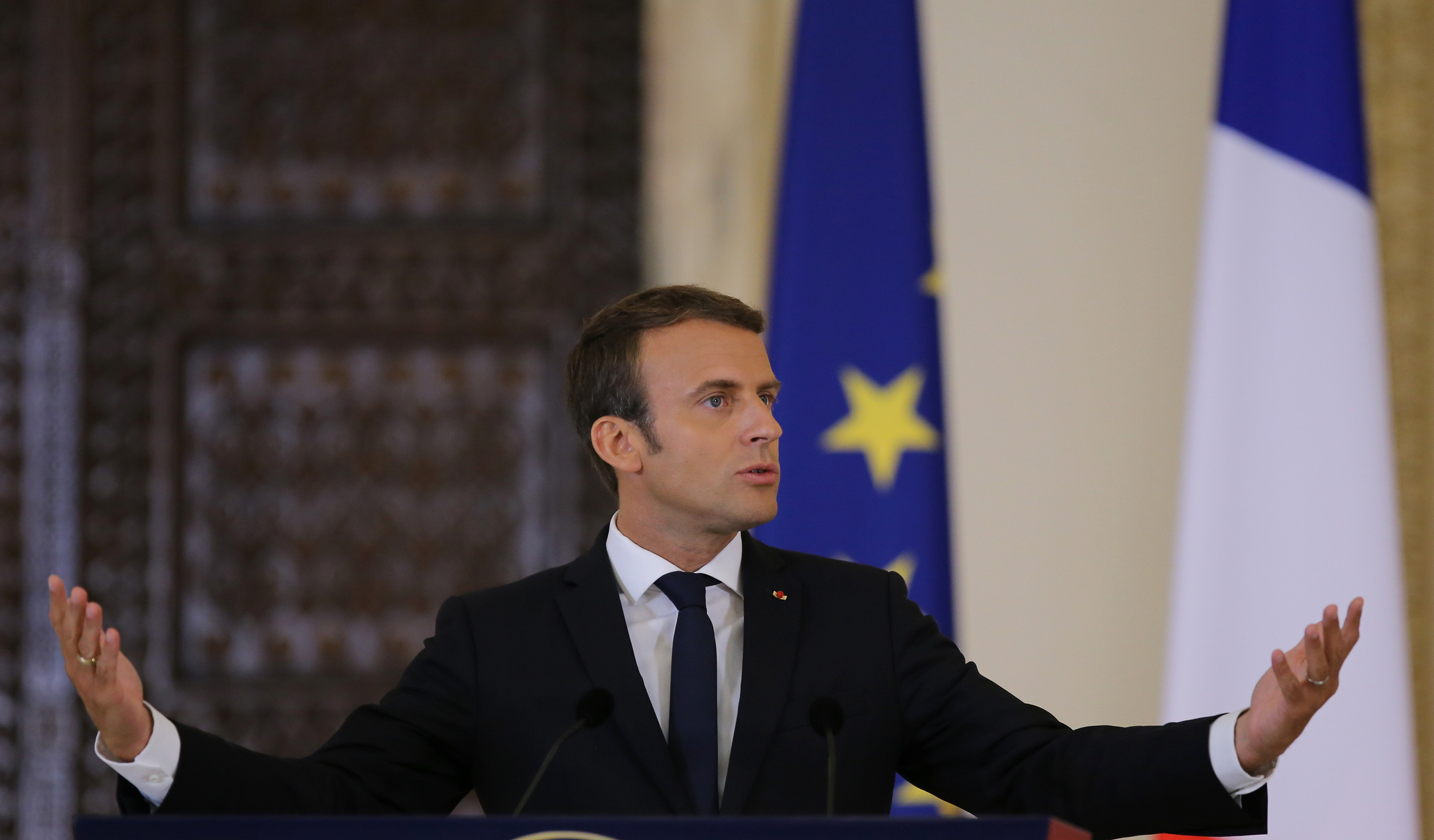 Macron le-a cerut americanilor socoteală pentru prețurile la care vând petrol și gaze în UE