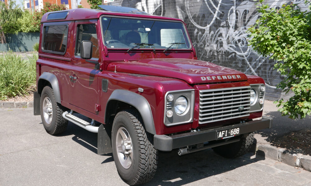 Cum să devii milionar: Cumperi 200 de Land Rover Defender în 2015 și le vinzi astăzi cu peste 200.000 de euro bucata