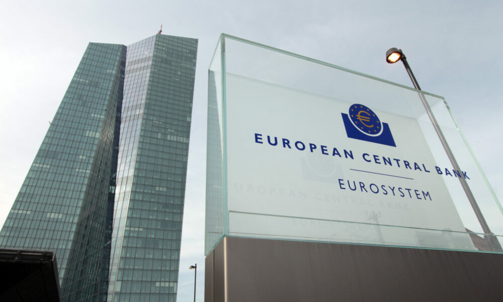 Economia europeană dă semne că își revine! Inflația din zona euro scade la 9,2%