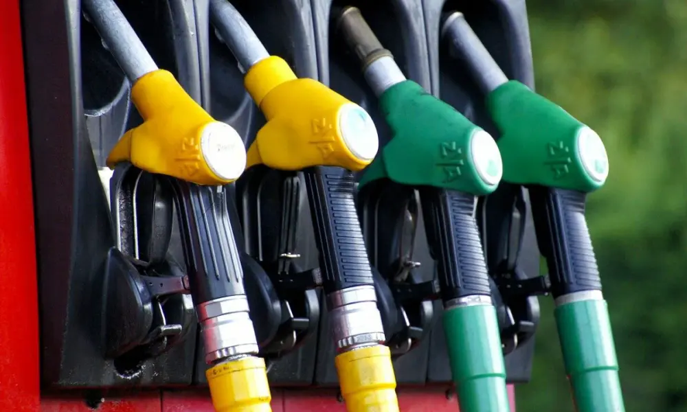 Prețurile la carburanți pentru 29 octombrie 2024. Motorina s-a ieftinit cu doi bani pe litru