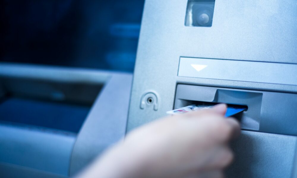 Tranzacție de 35 de miliarde de dolari. Crește concurența pe piața cardurilor de credit