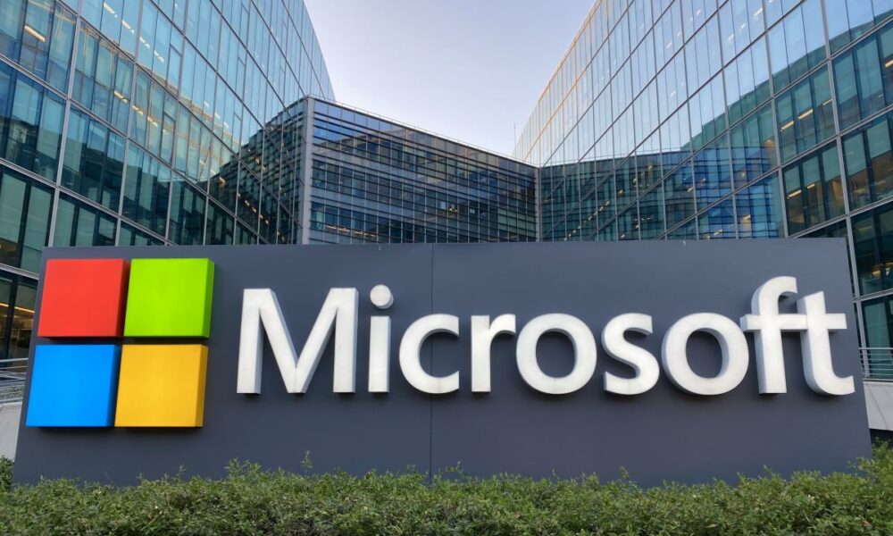 Microsoft va stoca toate datele personale ale clienților din UE