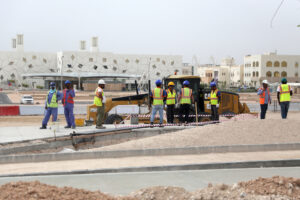 Muncitori în construcții din Qatar Sursa foto dreamstime.com
