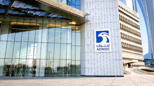 Intrarea principală a sediului ADNOC Abu Dhabi National Oil Company din Abu Dhabi Sursa foto dreamstime.com
