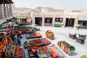 Vedere la piața tradițională arabă Souq Waqif, Doha, Qatar Sursa foto dreamstime.com