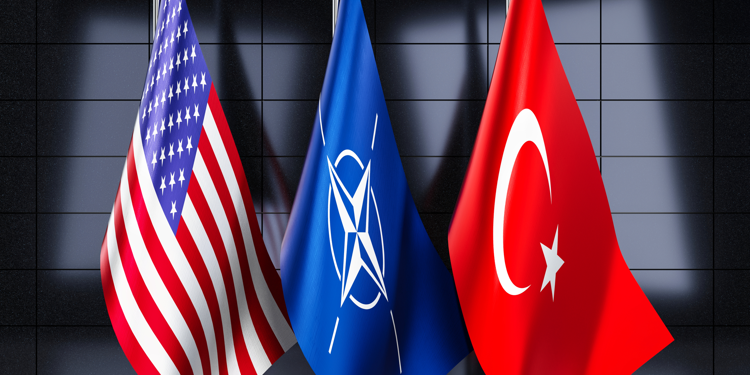 Steaguri SUA, NATO, Turcia. Relația dintre cele trei a început la începutul anilor 1980 (sursă foto: dreamstime)