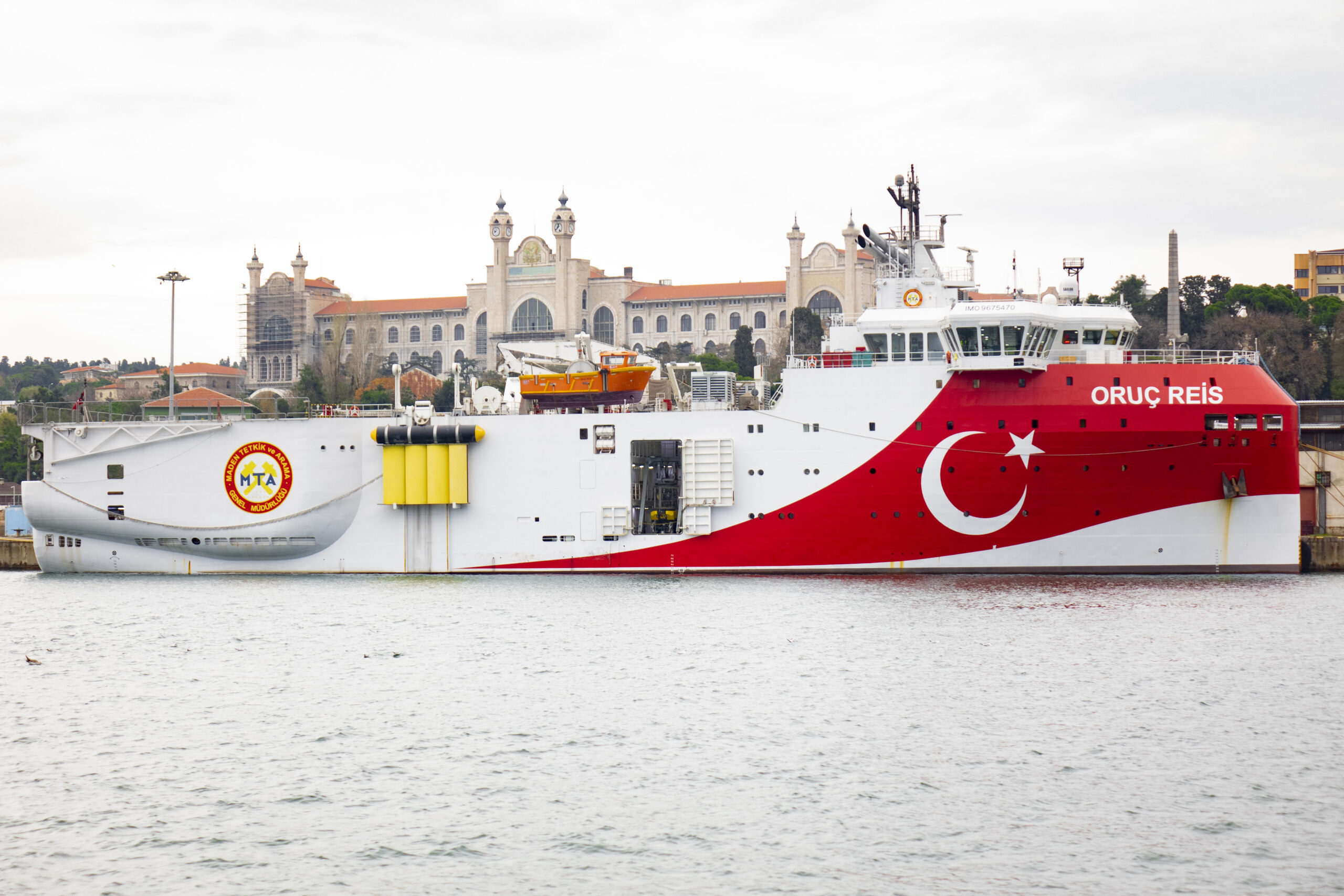 ISTANBUL, TURCIA - 9 decembrie 2019: Nava seismică RV MTA Turcia`s Oruc Reis (dreamstime)