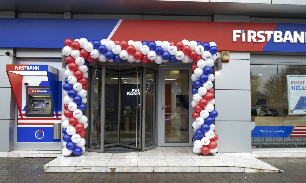 Americanii ar putea vinde First Bank România! Tranzacția se ridică la 150 de milioane de euro