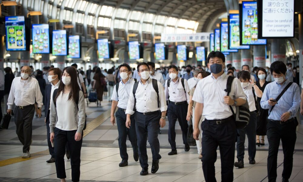 Să tot trăiești în Japonia! Executivul nipon oferă până la 7500 de dolari familiior care se vor muta din Tokyo