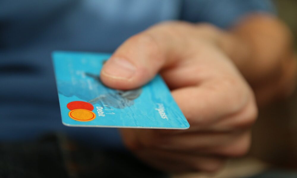 O nouă lege a fost publicată în Monitorul Oficial! Se oferă carduri cadou și vouchere de vacanță virtuale