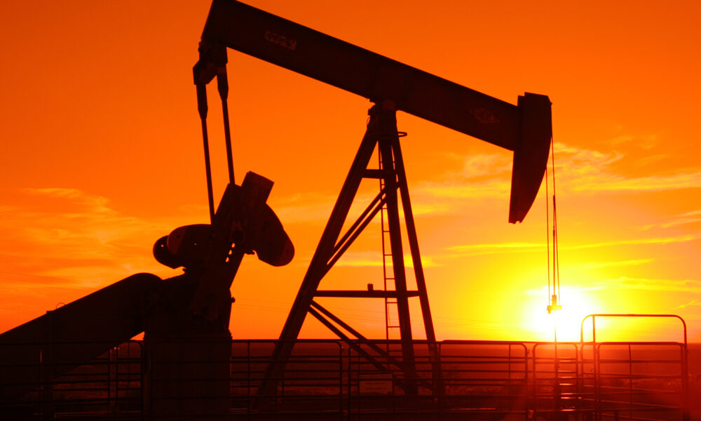 Petrolul ajunge la cea mai scăzută valoare din ultimele trei luni! Impactul prăbușiri SVB asupra piețelor financiare
