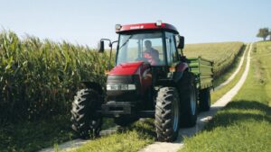 Tractor, Sursă foto: Economica.net