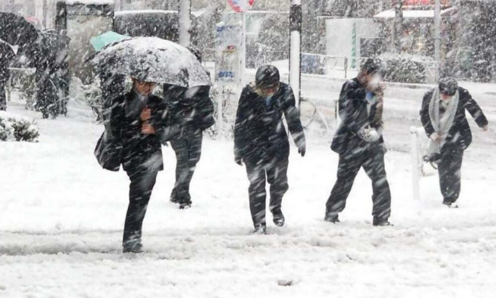 Avertizare de ultim moment de la meteorologi! Cod portocaliu de ninsori și viscol în unele zone ale țării