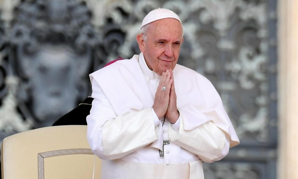 Papa Francisc critică „era știrilor false”