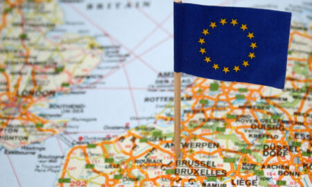 Europenilor le-a scăzut încrederea și în guvernele naționale, și în UE