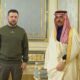 Președintele Ucrainei, Volodimir Zelenski, și Prințul Faisal bin Farhan Al Saud