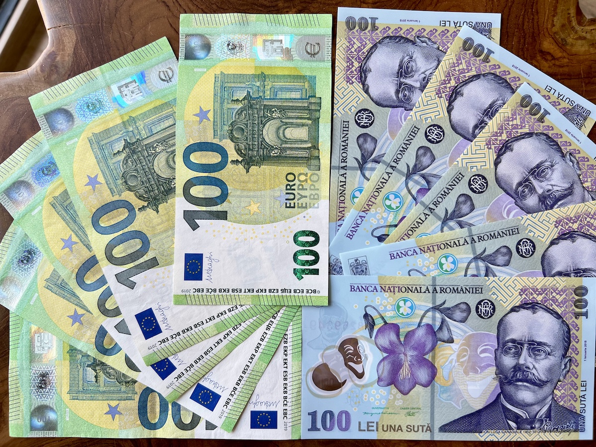 Bancnote de 100 de lei și 100 de euro