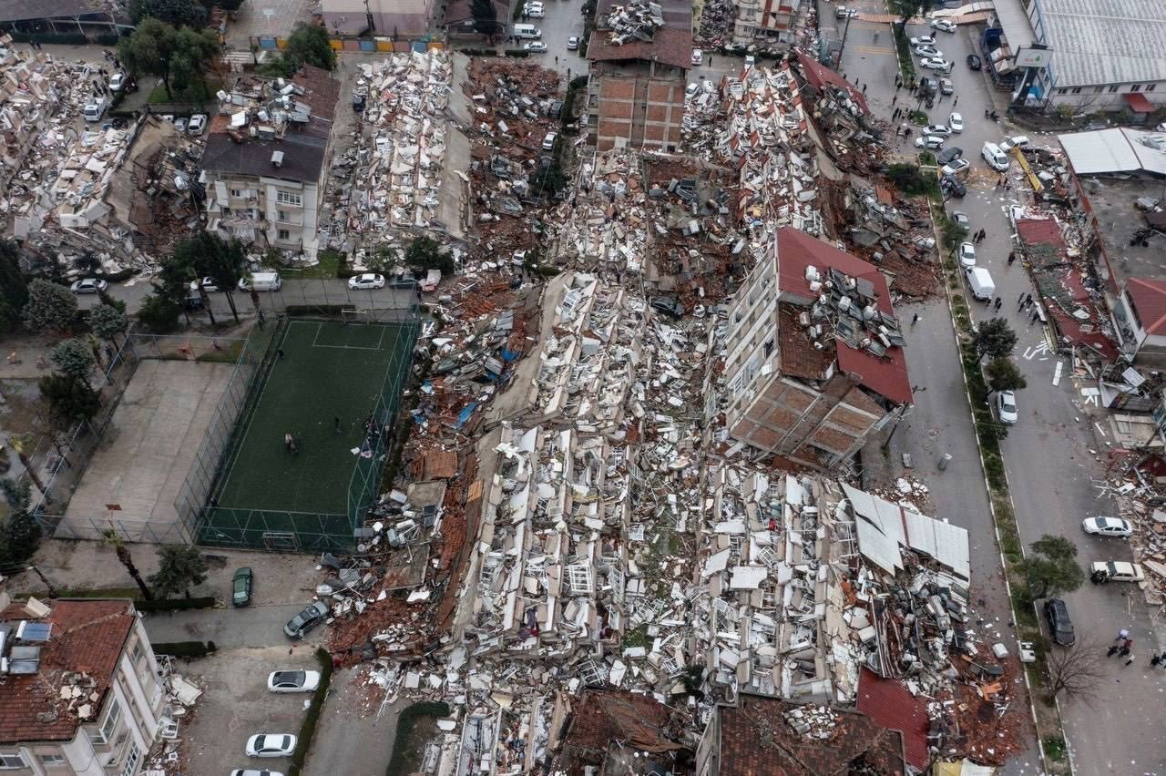 Clădiri distruse după cutremurele din Turcia