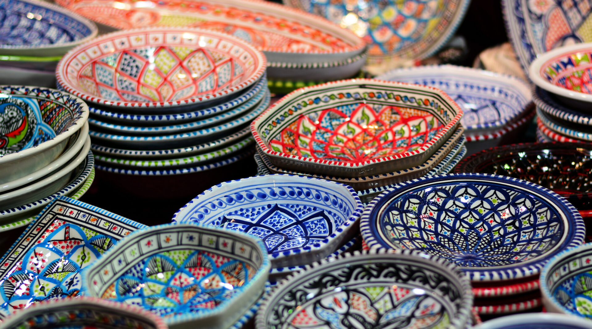 Obiecte de ceramică specifică Yemenului, comercializate în piețele din țară (sursă foto: dreamstime)