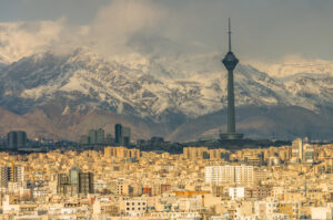 Cel mai mare oraș din Iran este capitala, Teheran, cu o populație de aproximativ 9 milioane de locuitori, sursă foto dreamstime