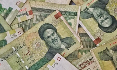 Moneda națională a Iranului este rialul, iar țara are anual o rată a inflației de aproximativ 20%. În ultimii ani a trecut de 30%, iar de la jumătatea anului 2022 a trecut de 50%, sursă foto dreamstime