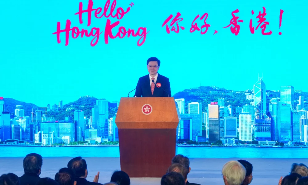 Hong Kong oferă gratis bilete de avion! Conducătorii orașului vor să-și refacă imaginea stricată prin promovarea turismului