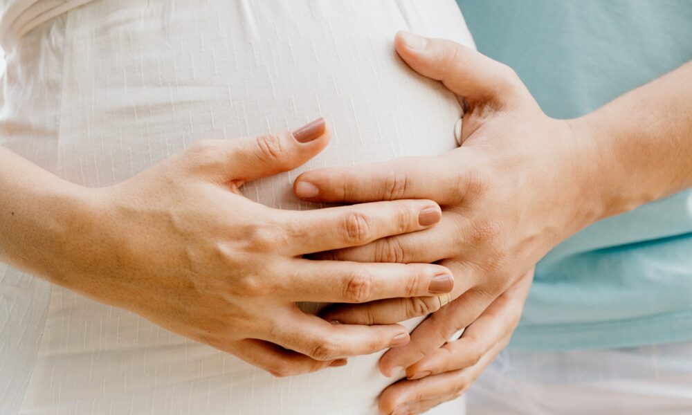 Propunere USR: Femeile nu trebuie să mai aleagă între concediu maternal și muncă