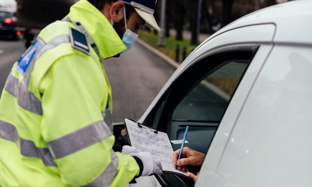Reguli pe care șoferii trebuie să le știe. Se pot lua amenzi usturătoare