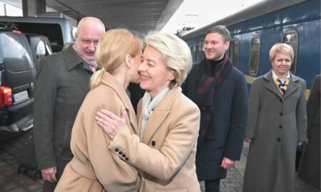 Ursula von der Leyen la Kiev (sursă foto: The Guardian)