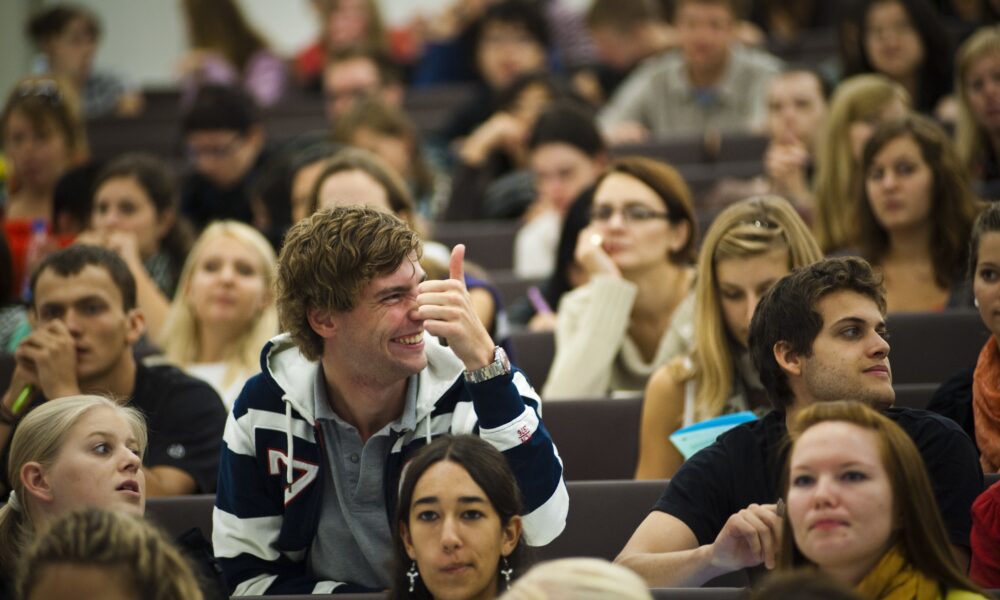 România este la mare căutare printre studenții non-UE. Sunt 100 de candidați pe un loc