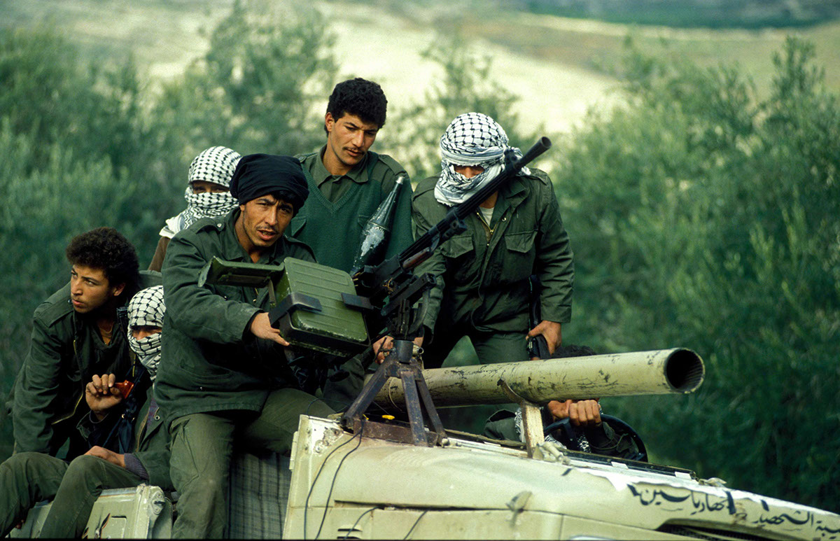 behance.net; luptăori din gruparea palestiniană Fatah